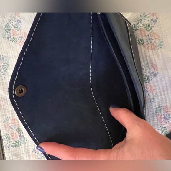 Portland Leather Goods Envelope Convertible Crossbody Blue Holds iPhone & More! - Picture 3 of 8
